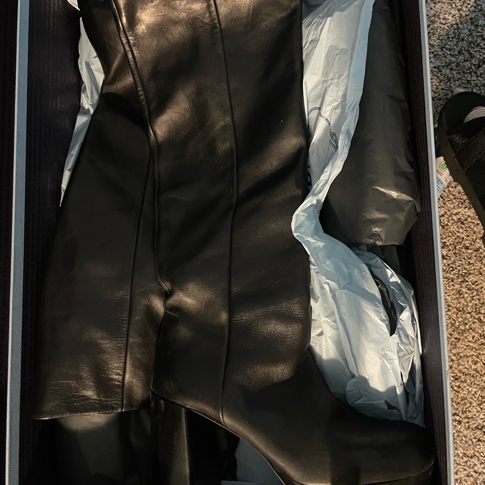 Prada
Women's Black Over-the-knee Boots